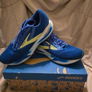 Brooks Adrenaline GTS 24 Men's Size 12 Medium (D)